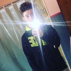 Meet your Posher, Zachary